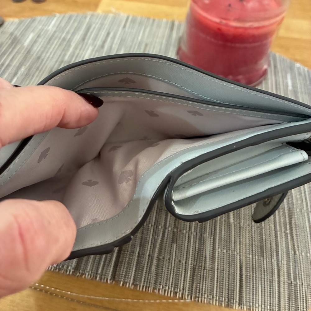 Kate Spade White Wallet - Picture 7 of 9
